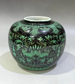 Black Ground Wucai Lotus Pattern Jar