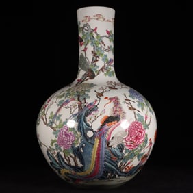 Famille-Rose Flower and Phoenix Pattern Vase