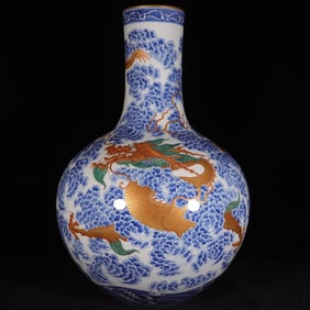 Blue and White Iron-Red Painted Gold Dragon Pattern Vase