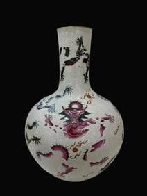 White Ground Seawater Dragon Pattern Vase