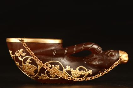 A Rare Gold Wrapped Agate Horn-Shaped Cup