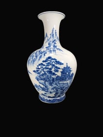 A Exquisite Blue and White Landscape Pavilion Pattern Vase
