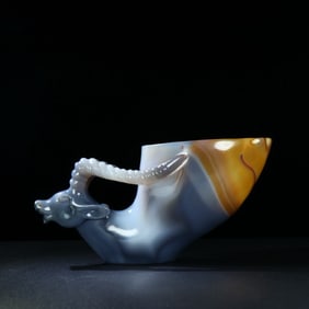 A Rare Agate Buffalo Horn Cup