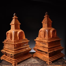 A pair of Exquisite Crystal Pagoda