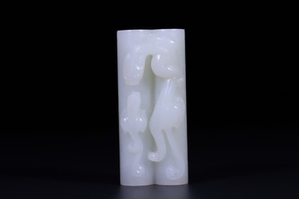 A Rare Hetian Jade Double-Dragon-patterned Pendant
