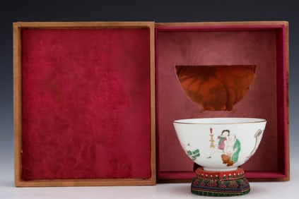 Famille-Rose Character Story Pattern Bowl