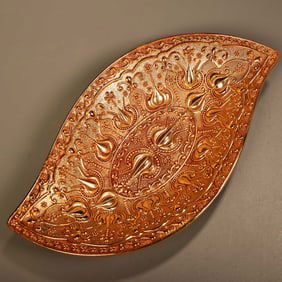 A Exquisite Gilt Bronze Leaf Shaped Plate