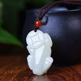 A Exquisite Hotan Jade Auspicious Beast Pendant