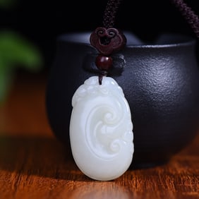 A Exquisite Hotan Jade Ruyi Pendant