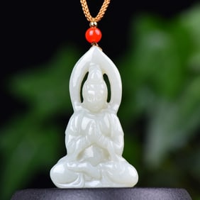 A Exquisite Hotan Jade Statue of Avalokitesvara Pendant