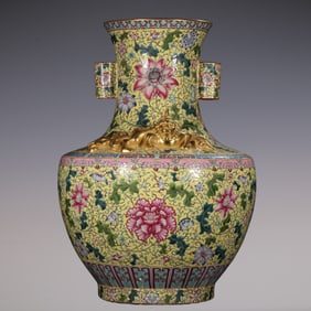 An Exquisite Famille-Rose Painted Gold Lotus Pattern Flower Pattern Double-Ears Vase