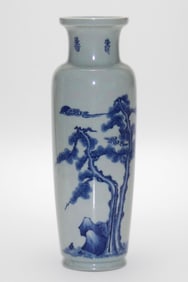 An Exquisite Blue and White Pine Pattern Vase