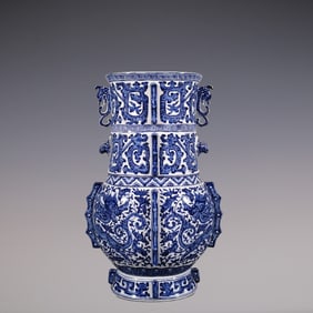 An Exquisite Blue and White Lotus Pattern Dragon Pattern Vase