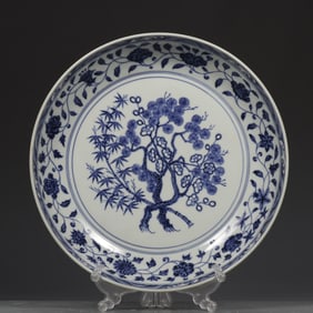 An Exquisite Blue and White Pine, Bamboo and Plum Blossom Pattern Lotus Pattern Plate