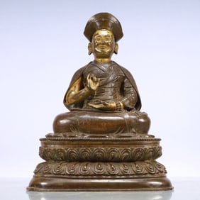 A Exquisite Coppery Statue of Guru