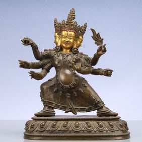 A Exquisite Gilt Bronze Statue of Heavenly King