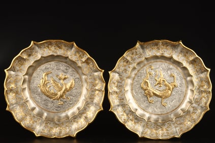 An Exquisite Gilt Bronze Dragon and Phoenix Pattern Lotus Pattern Plate
