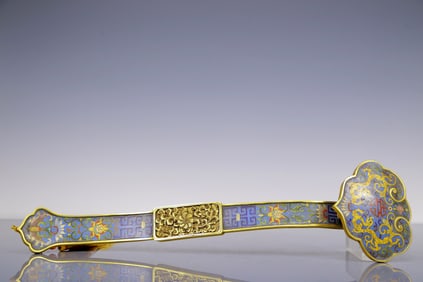 An Exquisite Gilt Bronze Cloisonne Lotus Pattern Dragon Pattern Ruyi