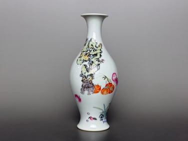 An Exquisite Famille-Rose Flower and Fruit Pattern with poem Vase