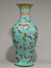 An Exquisite Famille-Rose Green Ground Flower and Butterfly Pattern Vase