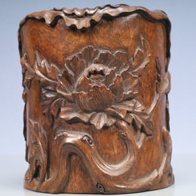 An Exquisite Eaglewood Flower Pattern Brush Pot