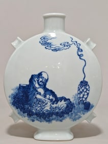 An Exquisite Blue and White Character and Story Pattern Vase