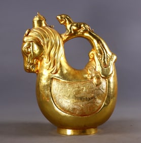 An Exquisite Gilt Bronze Lotus Pattern Auspicious Beast Pattern Ewer