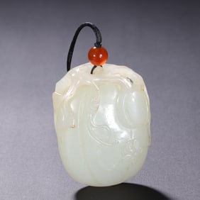 An Exquisite White Jade Flower and Fruit Pattern Pendant