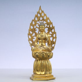 A Exquisite Gilt Bronze Statue of Sakyamuni