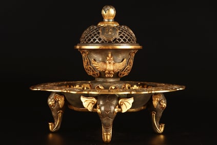 An Exquisite Gilt Bronze Eight Treasures Pattern Cup