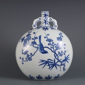 An Exquisite Blue and White Flower and Bird Pattern Double-Ears Vase