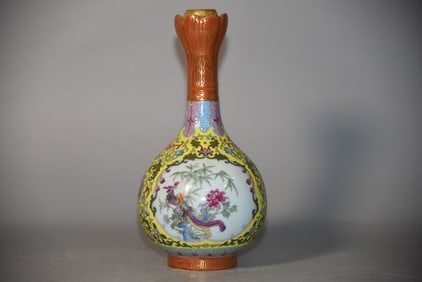 A Exquisite Yellow Ground Famille-Rose Gilt Flower and Bird Pattern Vase