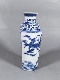 A Exquisite Blue and White Lotus and Phoenix Pattern Vase