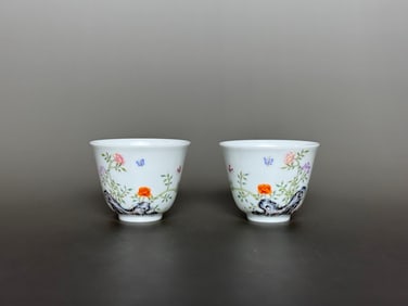 A pair of Famille-Rose Famille-Rose Flower Pattern Cup