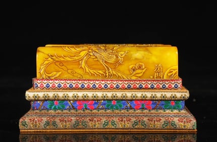 A pair of Exquisite Shoushan Tianhuang Stone Dragon Seal