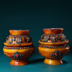 A pair of Exquisite Amber Inlaid Gems Jar