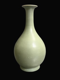 A Exquisite Ru yao Ice Crackle Pattern Vase