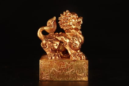 A Exquisite Gilt Bronze Auspicious Beast Seal