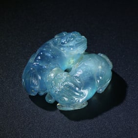 Sapphire Auspicious Beast HandHeld Ornament