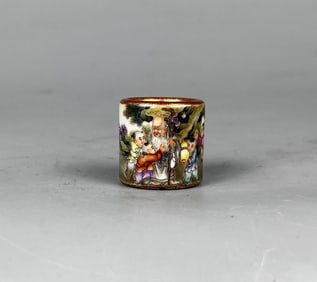 Enamel Painted Gold Figures Pattern Thumb Ring