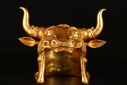 A Exquisite Gilt Bronze Ox-Head Hat