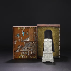 A Exquisite Guan yao Celadon Glzed ice Crackle Pattern Vase