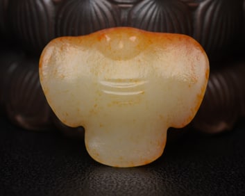 A Exquisite Hotan Jadea Bat Pendant