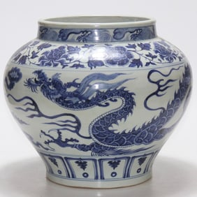 A Exquisite Blue and White Dragon Pattern Jar
