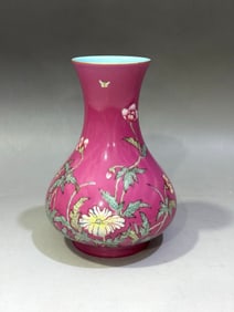 Ruby Red-Glazed Famille-Rose Flower Pattern Vase