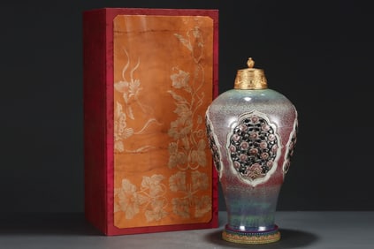 Red Glazed Green Glazed Lotus Relief Flower Pattern Vase