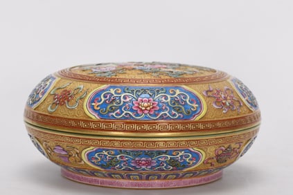 Enamel Gold Ground Carved Flower and Bird Pattern Box