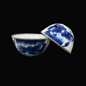 A Exquisite A pair of Blue and White Figure Cups