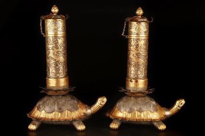 A pair of Exquisite Gilt Bronze Turtle Ornament