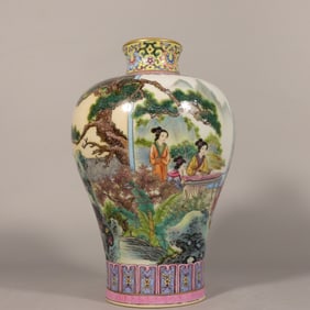 A Exquisite Famille-Rose Figures Pattern Vase